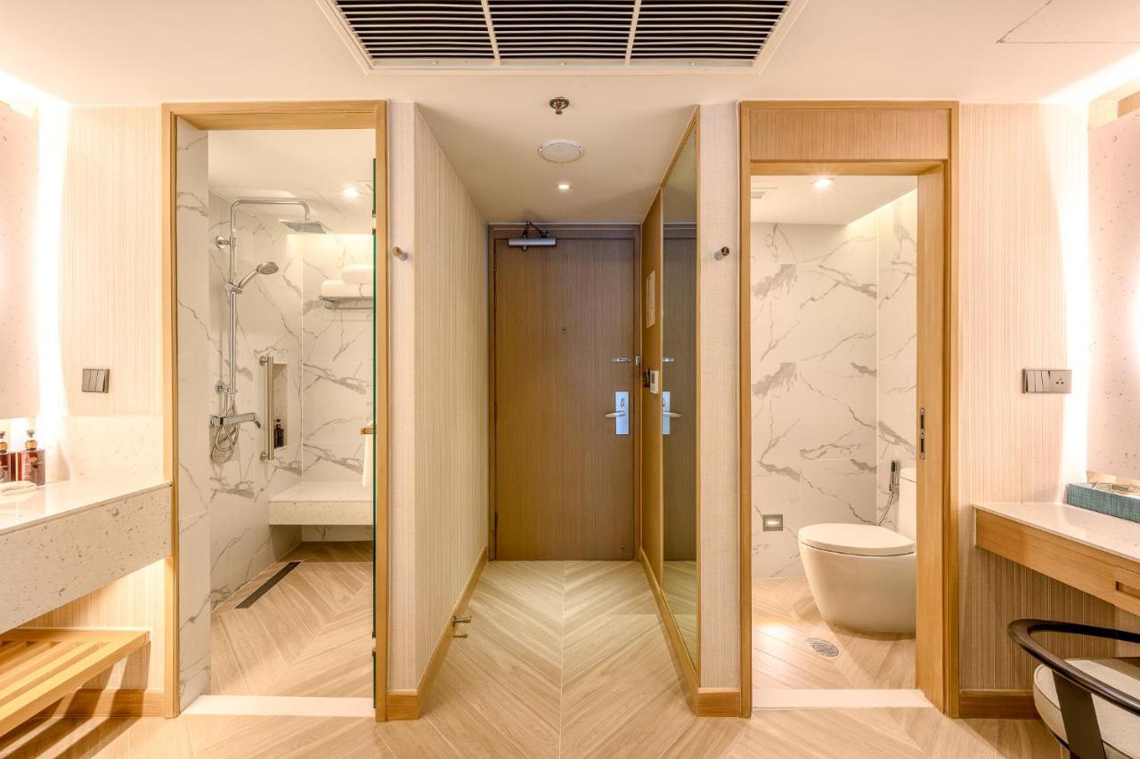 Premium King Room Balcony City View