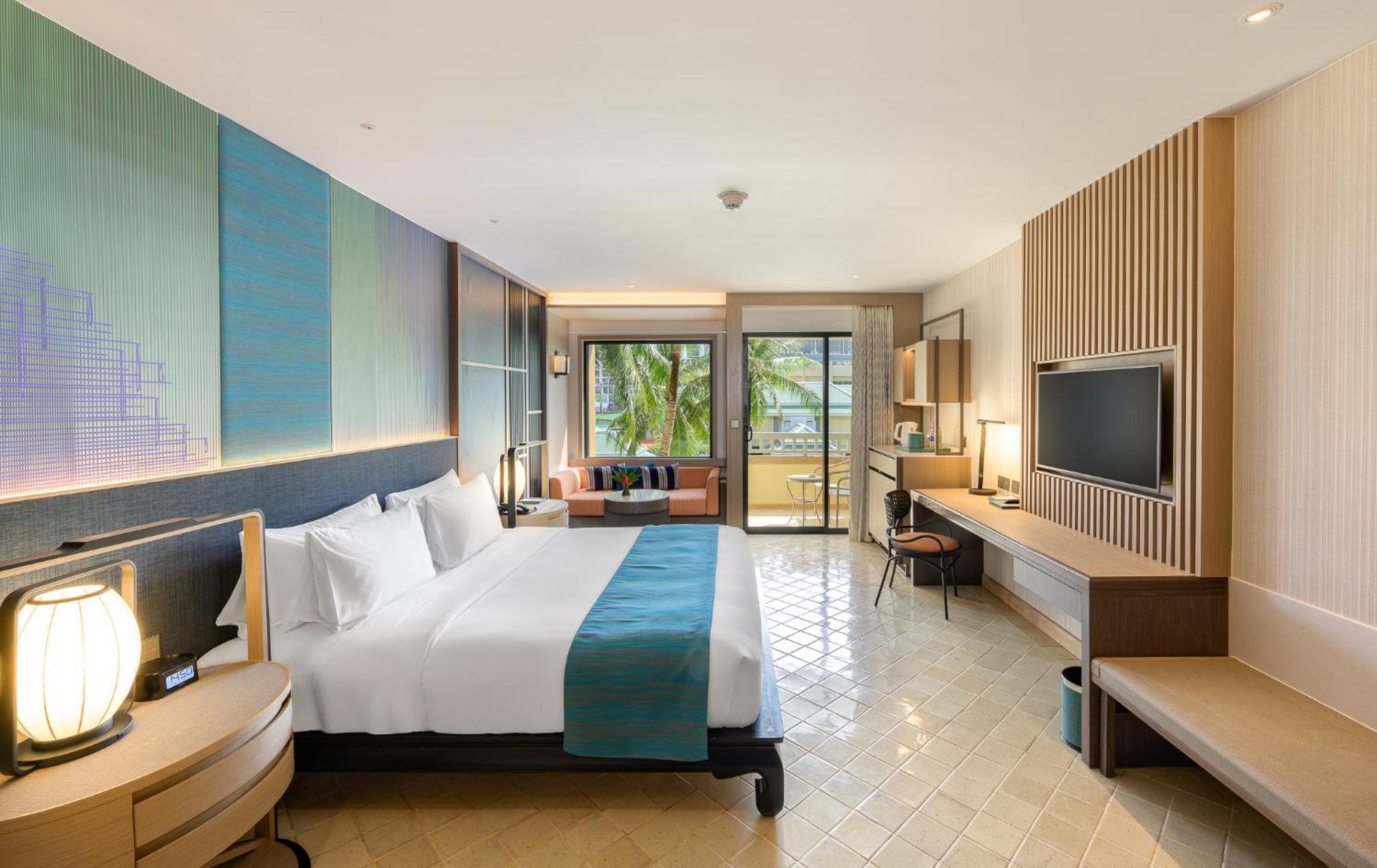 Premium King Room Balcony City View