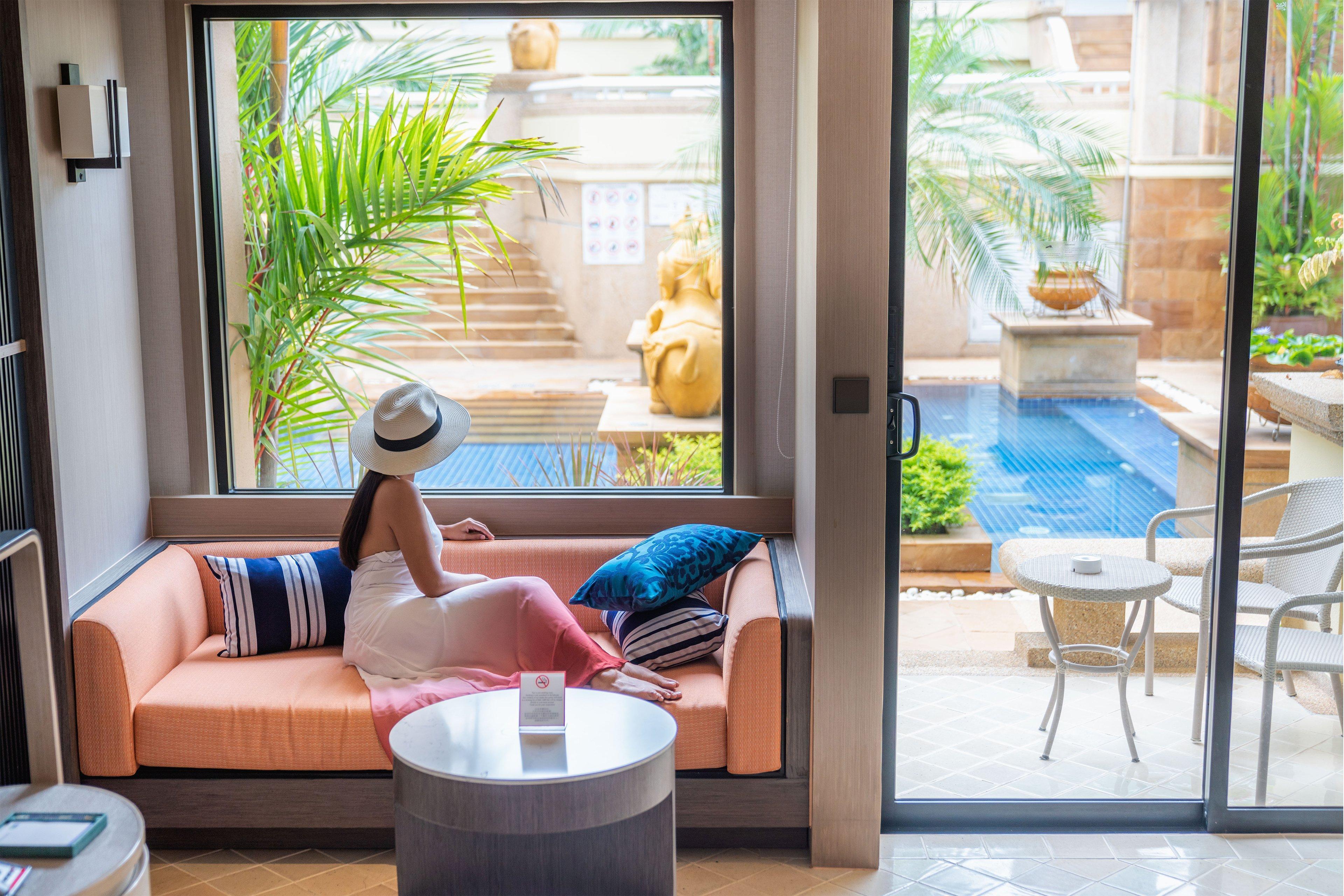 1 King Premium Pool View Ground Floor