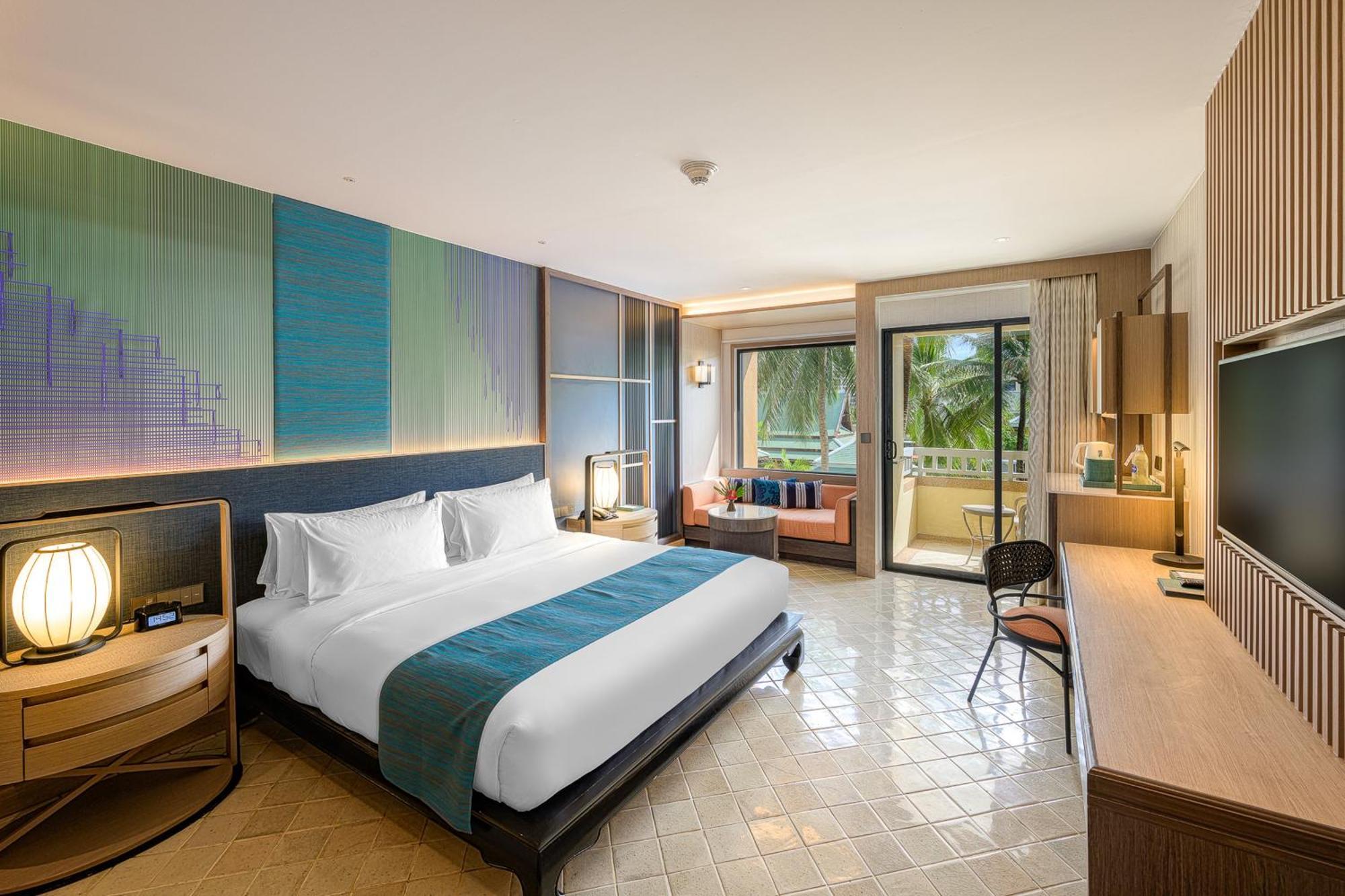 Premium King Room Balcony City View